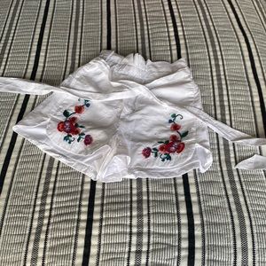Brand NWT express white shorts